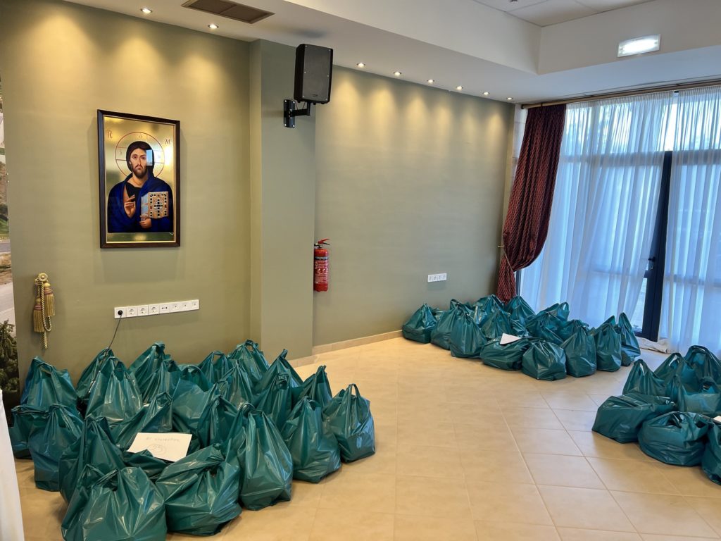 Διανομή εκατοντάδων Χριστουγεννιάτικων δεμάτων αγάπης από την Ιερά Μητρόπολη Αλεξανδρουπόλεως