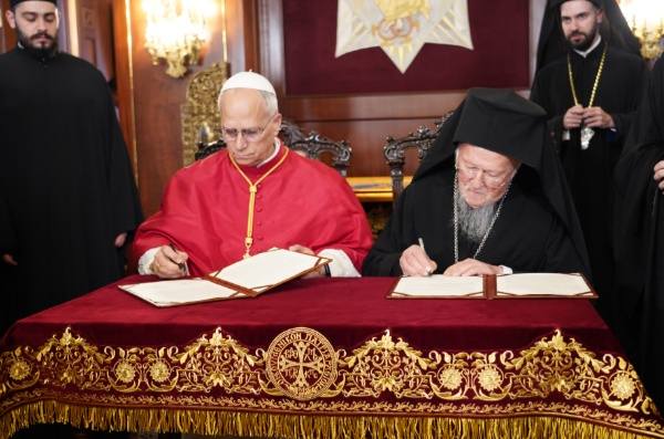 صور زيارة البابا الى البطريركية ونص الاعلان المشترك