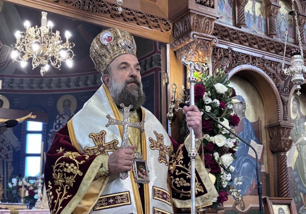 Θήρας Αμφιλόχιος: «Να αφεθούμε πλήρως και αδιακρίτως στην αγάπη και το έλεος του Γεννηθέντος Παιδίου»