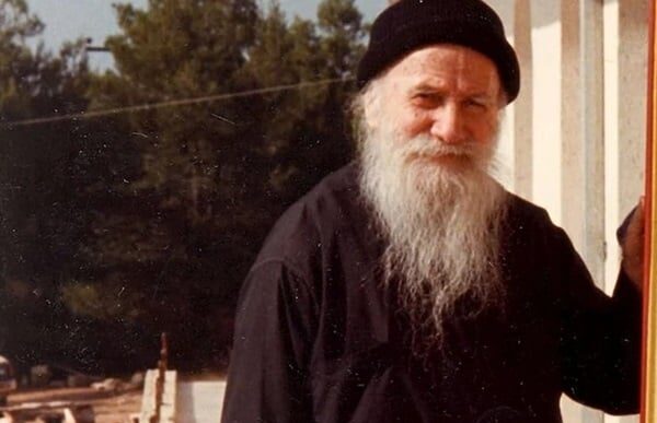 Άγιος Πορφύριος: Οι ακολουθίες της Εκκλησίας να γίνονται πάντα με έρωτα