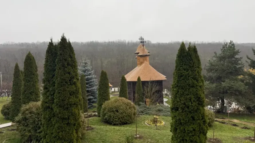 Biserica de lemn a Mănăstirii Pârvești a fost restaurată