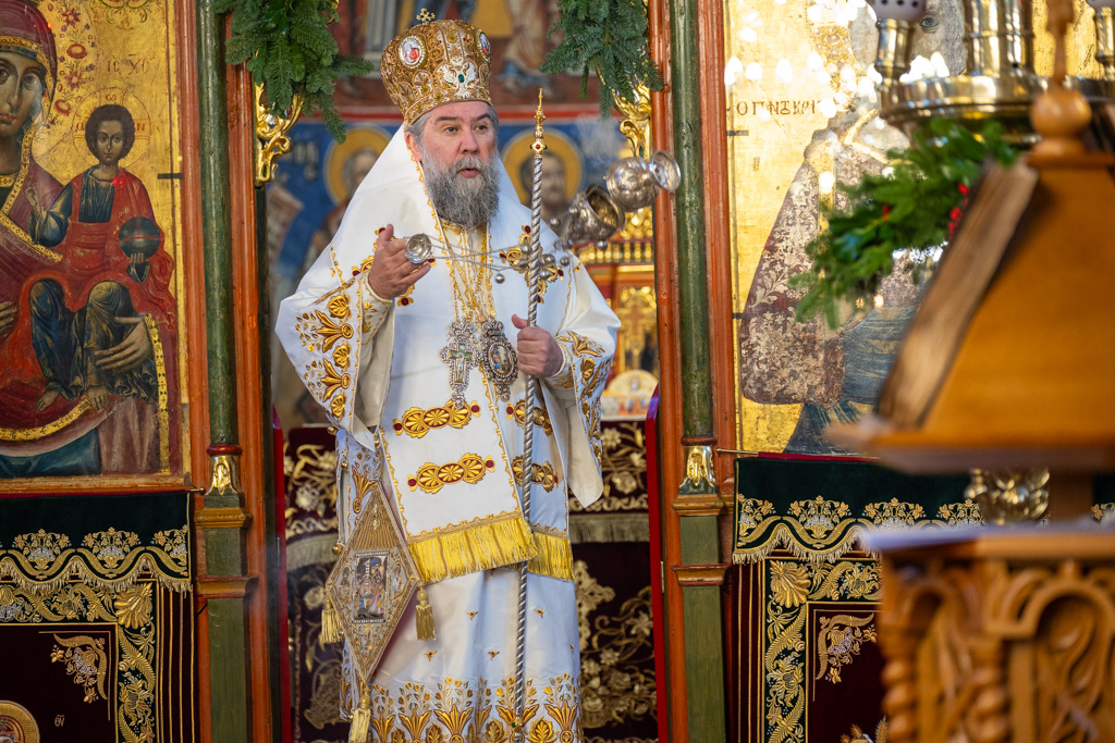 Σερρών Θεολόγος: «Ο Άρχων της ειρήνης, από της ταπεινής Του φάτνης δωρίζει στον κόσμο την ειρήνη, την καταλλαγή, την δικαιοσύνη»