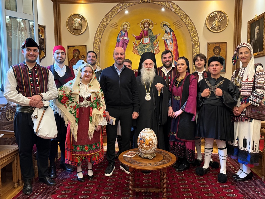 Χριστουγεννιάτικα κάλαντα στον Μητροπολίτη Κορίνθου Παύλο