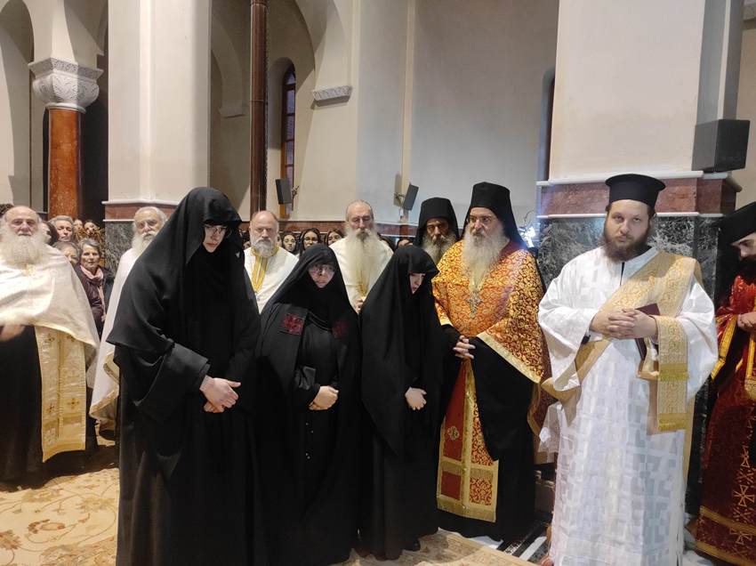 Ρασοφορίες στο Ιερό Ησυχαστήριο «Ο Τίμιος Σταυρός» Μαψού Κορινθίας