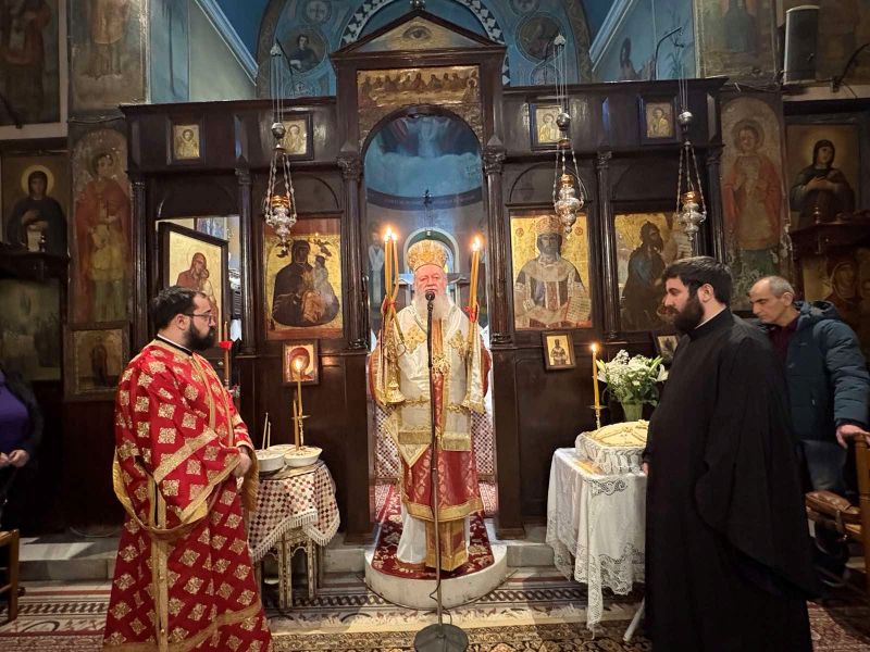 Επισκέψεις προς μαθητές και νέους και λειτουργικές συνάξεις από τον Μητροπολίτη Χαλκίδος