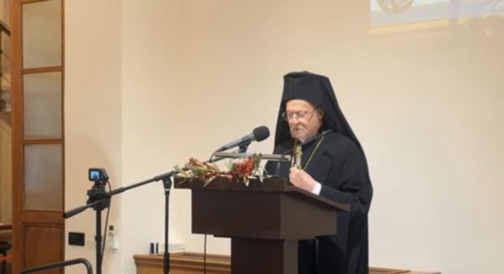 Οικουμενικός Πατριάρχης: Οι Χριστιανοί αντιστεκόμαστε στην «αντικειμενοποιημένη ζωή» χωρίς αναστάσιμη πνοή και χωρίς ουρανό