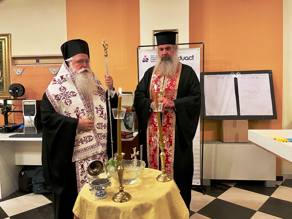 Τον Αγιασμό της Ομάδας Εκπαιδευτικής Ρομποτικής TALOS τέλεσε ο Μητροπολίτης Δημητριάδος