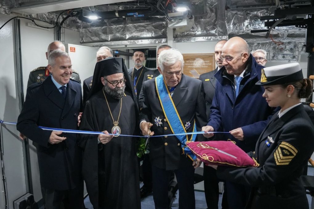 Ο Γαλλίας Δημήτριος στην τελετή ονοματοδοσίας και ύψωσης της ελληνικής σημαίας στη Φρεγάτα FDI ΗΝ «ΚΙΜΩΝ»