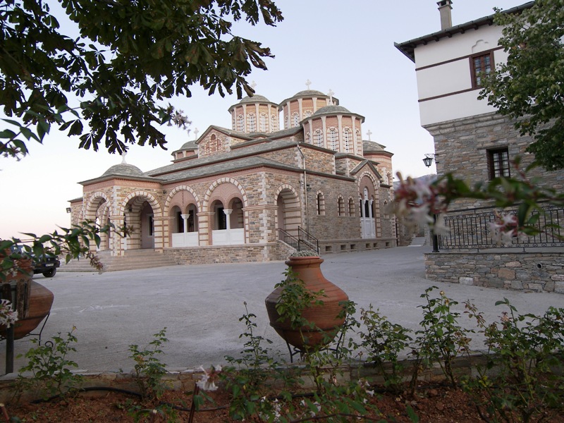 Ακολουθίες του Αγίου Δωδεκαημέρου ζωντανά στο Pemptousia FM από την Ι.Μ. Παμμεγίστων Ταξιαρχών Πηλίου