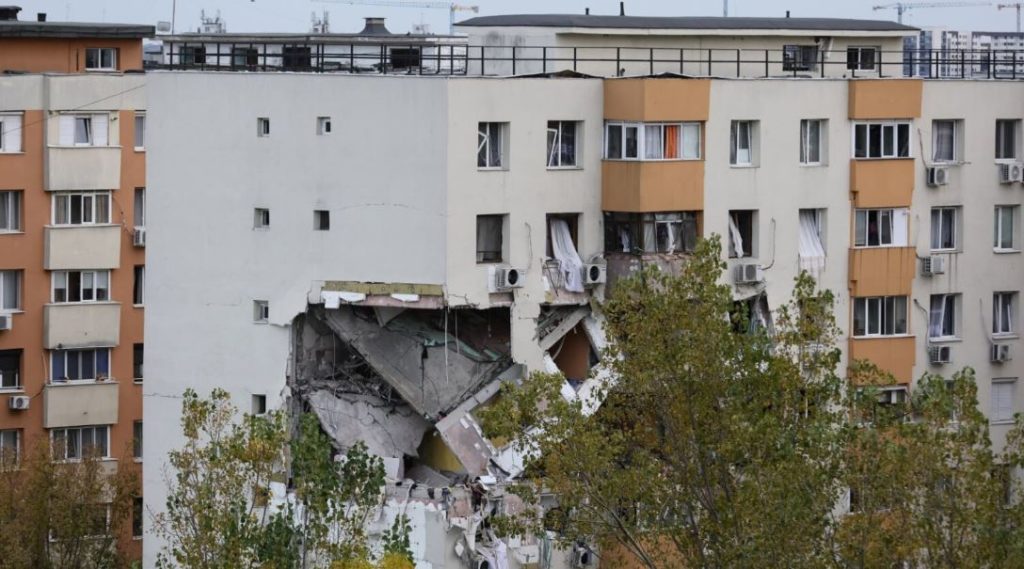 Η Αρχιεπισκοπή Βουκουρεστίου δωρίζει οικιακές συσκευές, έπιπλα και άλλα προϊόντα σε όσους επλήγησαν από την έκρηξη στη γειτονιά Ράχοβα