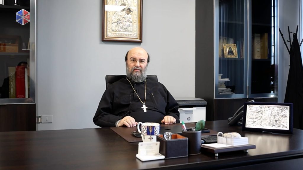 Ο π. Αθανάσιος Γκίκας για το διαχρονικό μήνυμα των Χριστουγέννων (ΒΙΝΤΕΟ)