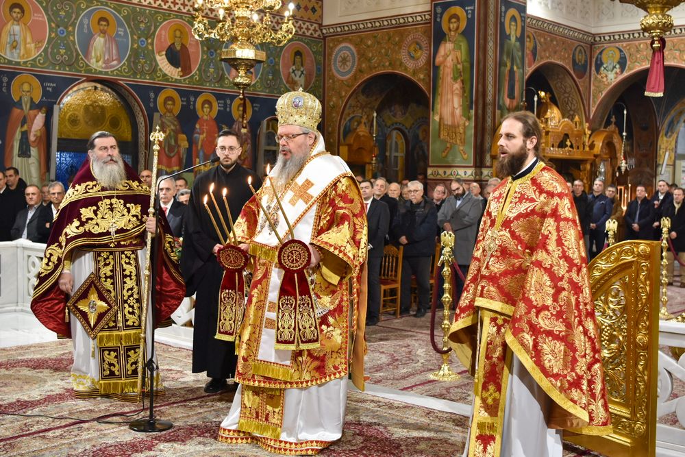 Η εορτή των Χριστουγέννων στον Ιερό Μητροπολιτικό Ναό Αγίου Αχιλλίου Λαρίσης