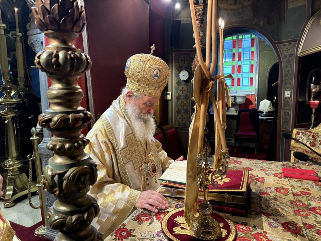 Αρχιερατική Θεία Λειτουργία στην Ύδρα με τη συμμετοχή των Σχολείων του νησιού