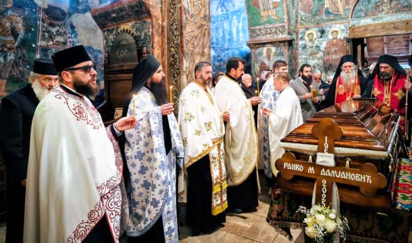 У Никољцу сахрањен Хаџи Ранко Дамјановић, опијело служили митрополити Јоаникије и Методије