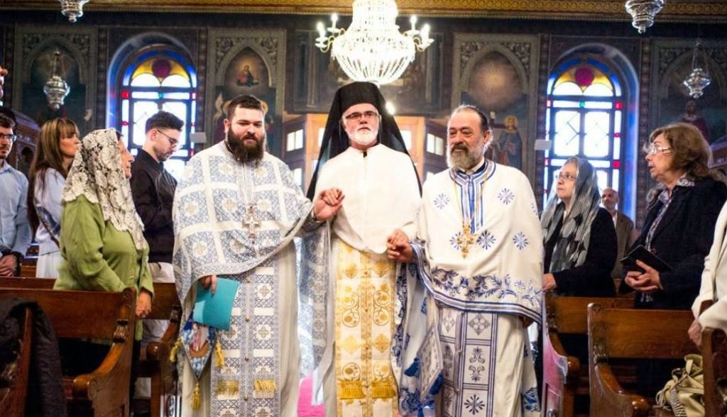 سيامة الأسقف الجديد إيلِفْسِينوس تيموثاوس.