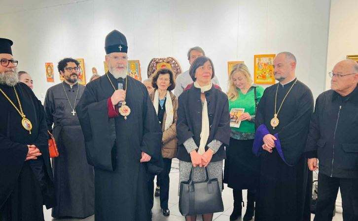 Духовни подаръци преди Рождество Христово за българската църковна община в Париж