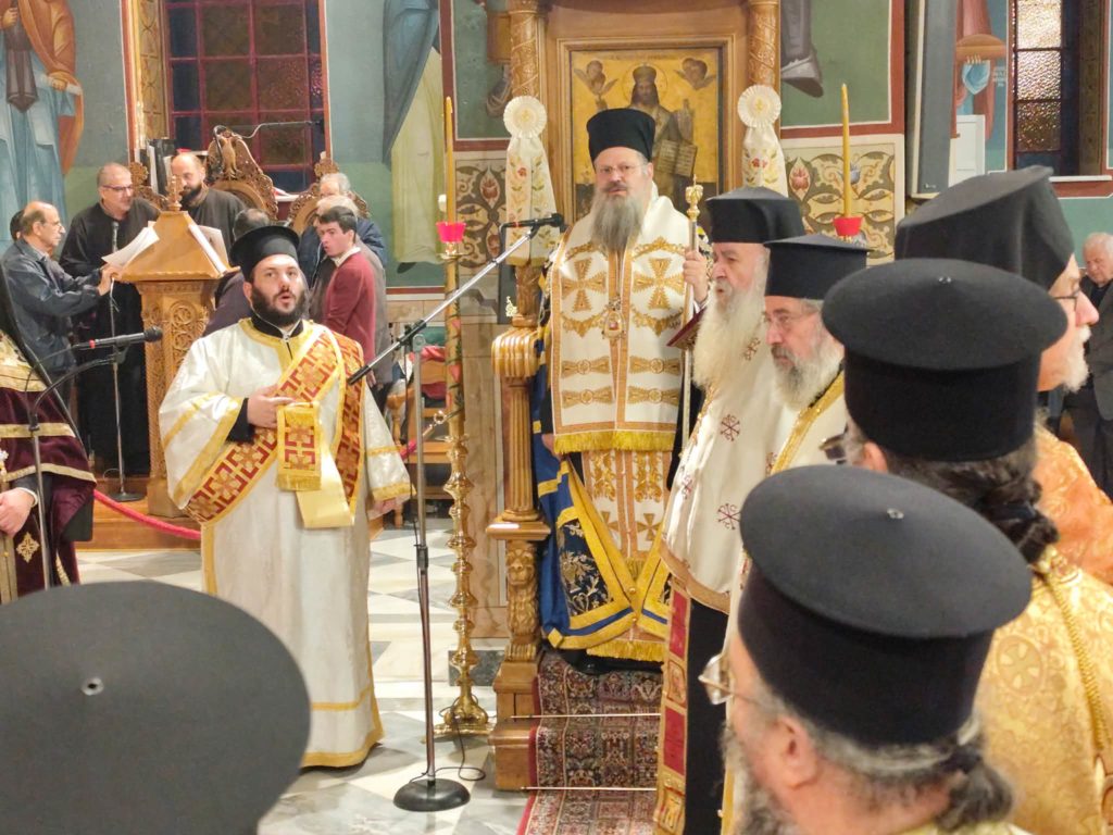 Κατανυκτική προσευχή για τους «Τρείς Μεγίστους Φωστήρες» – Ιεράρχες μας, στην ομώνυμη εκκλησία των Πετραλώνων