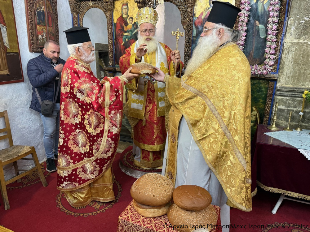 Με Αρχιερατική Θεία Λειτουργία πανηγύρισε ο Ενοριακός Ναός Αγίου Αντωνίου Καλαμαύκας Λασιθίου