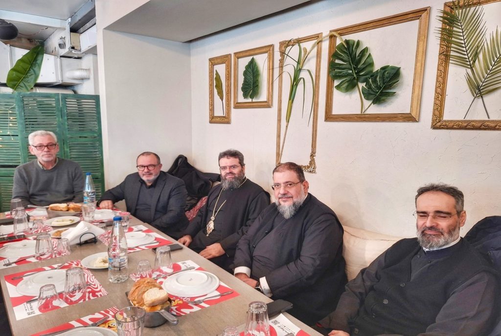 Γεύμα στους εργαζόμενους στον τομέα καθαριότητας του Δήμου Κομοτηνής από την Μητρόπολη Μαρωνείας