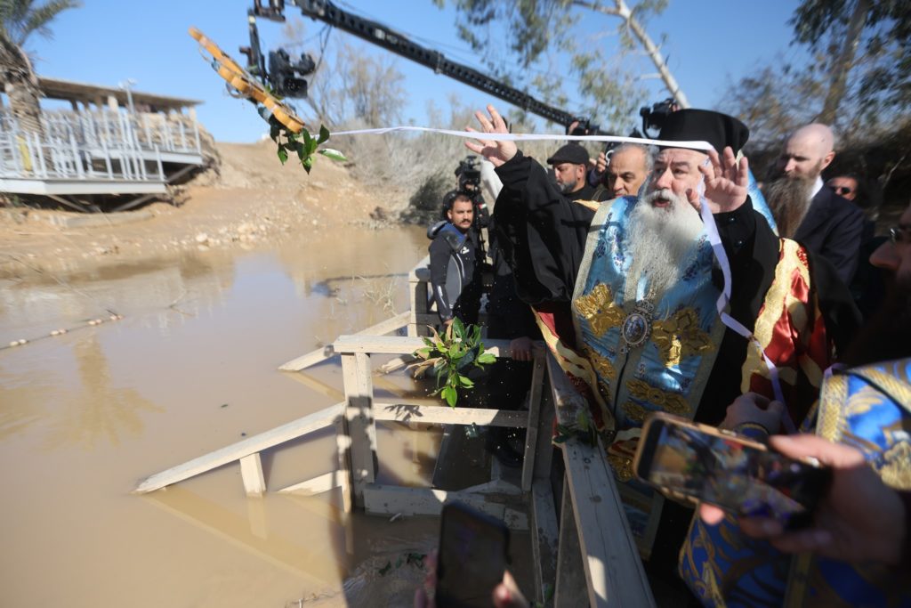 Μήνυμα ειρήνης από τον Ιορδάνη ποταμό έστειλε ο Κυριακουπόλεως Χριστοφόρος
