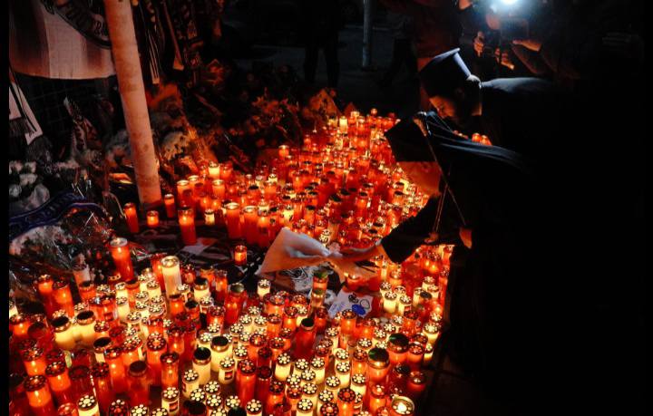 البطريرك المسكوني في ملعب باوك تكريمًا للسبعة شباب الذين لقوا حتف