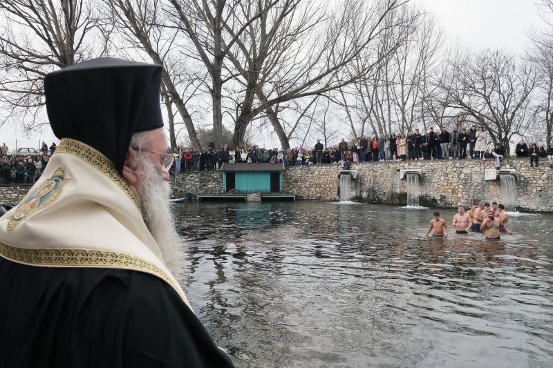 Με λαμπρότητα εορτάσθηκε στην Ιερά Μητρόπολη Δράμας η μεγάλη Δεσποτική εορτή των Θεοφανείων