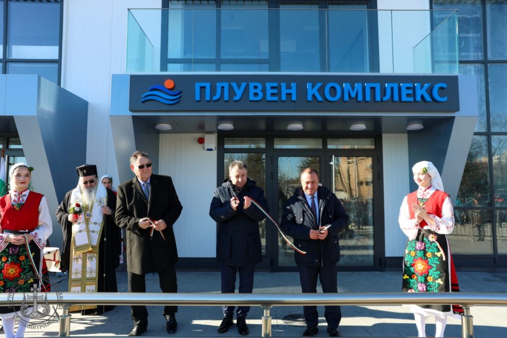 Варненският и Великопреславски митрополит Йоан освети новия плувен комплекс в Шумен