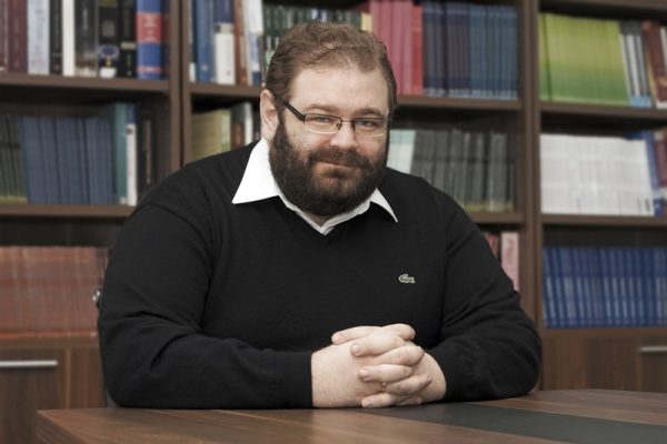 Ο νομικός Αχιλλέας Αιμιλιανίδης για τις αλλαγές στον Καταστατικό Χάρτη της Εκκλησίας της Κύπρου