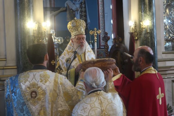 Ο Σύρου Δωρόθεος Β’ ευχήθηκε για το νέο έτος στους Ανδριώτες της Χώρας