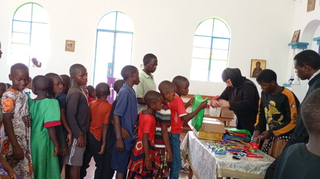 Στοργή που σμιλεύει τις παιδικές ψυχές στην Κεντρική Τανζανία