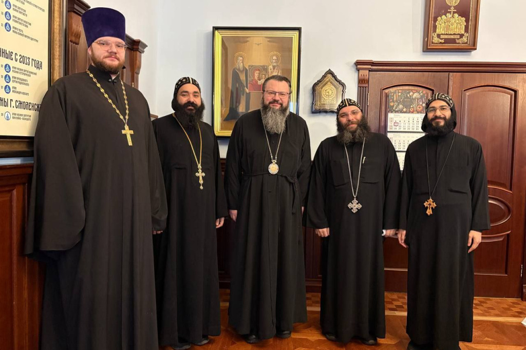 Состоялась встреча митрополита Смоленского Исидора с представителями Коптской Церкви