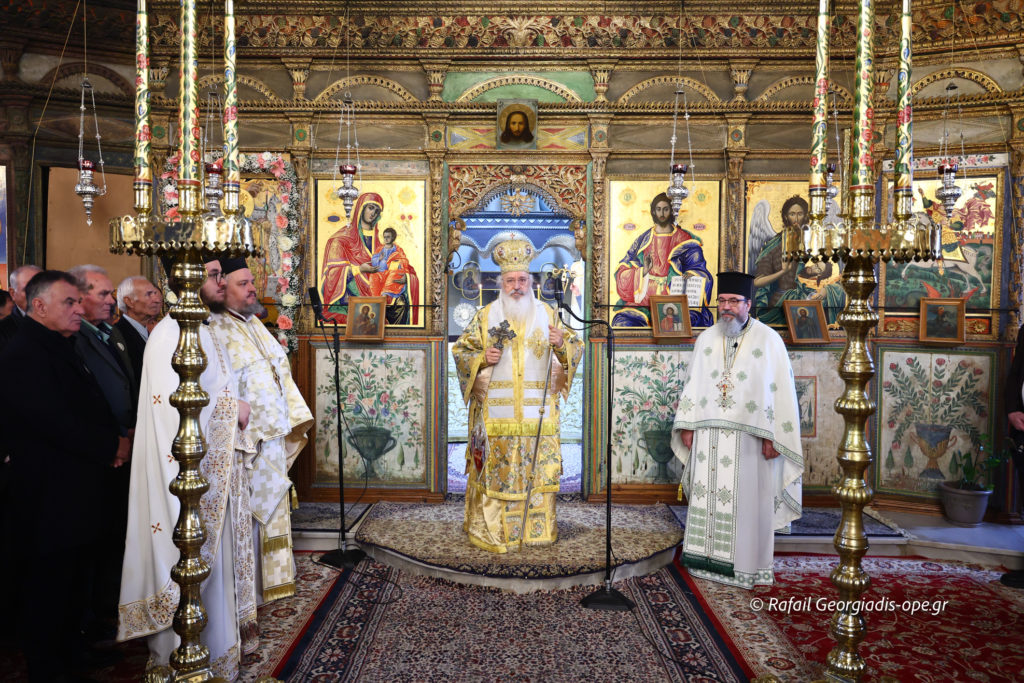 Η πανήγυρη του Αγίου Αθανασίου στον ομώνυμο Ιερό Ναό της Συκιάς Σιθωνίας (ΦΩΤΟ)