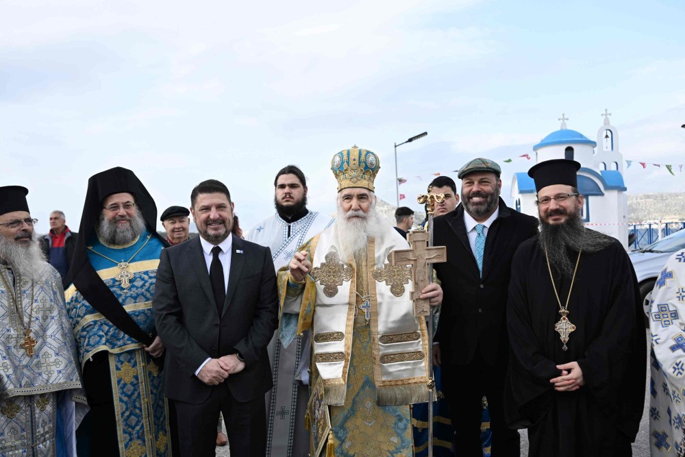 Καθαγιασμός των υδάτων στο Πέραμα Αττικής