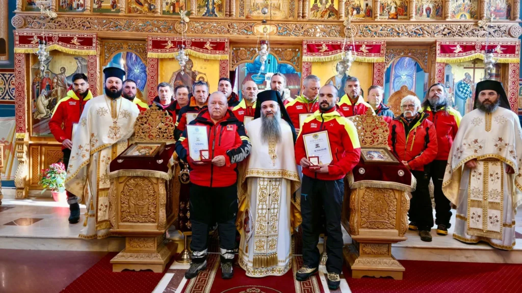 Romanian mountain rescuers honoured with Patriarchate Centennial Medal at Caraiman Monastery
