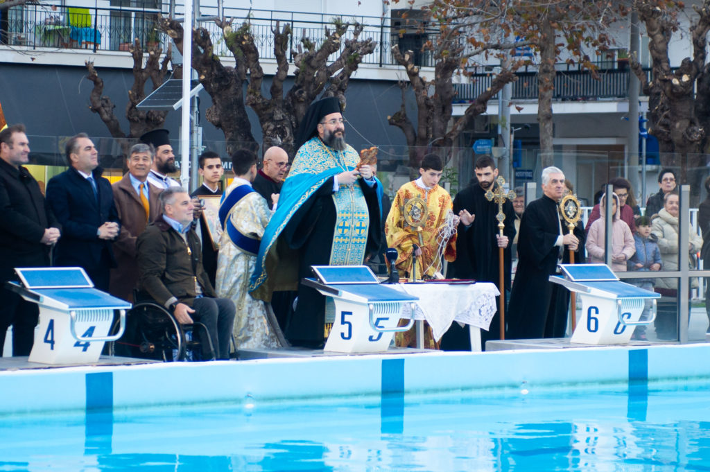 Ο Αγιασμός των υδάτων στο κολυμβητήριο Καλαμάτας