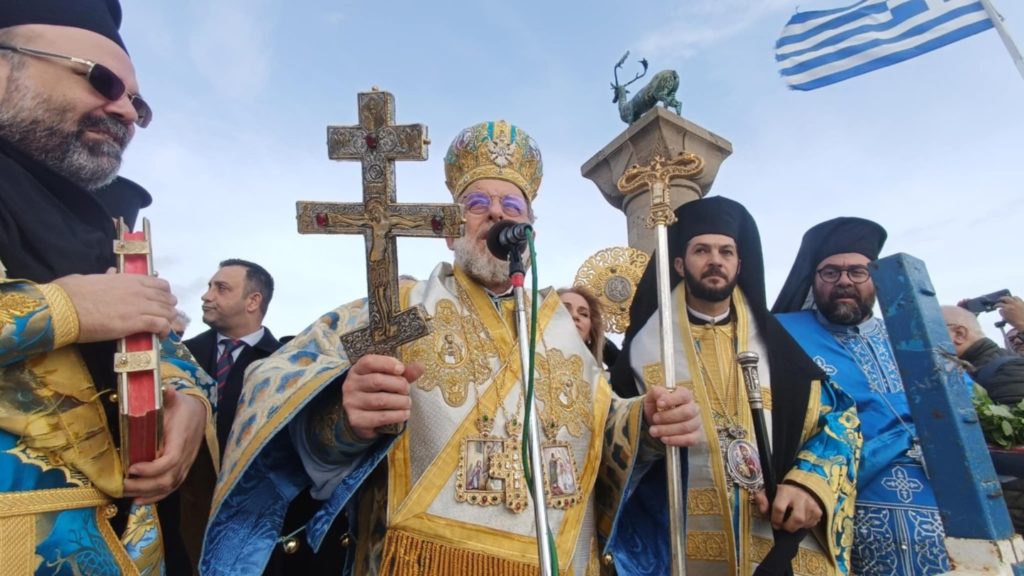 Ρόδου Κύριλλος: Ο Αγιασμός των υδάτων αποτελεί τη βεβαίωση ότι ο κόσμος δεν είναι εγκαταλελειμμένος