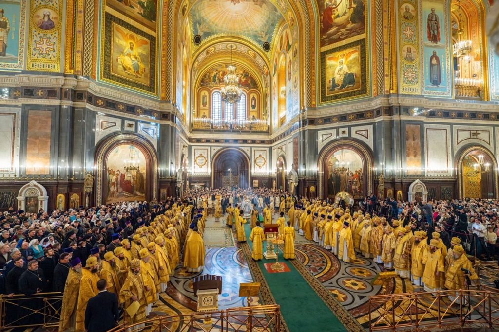 В Неделю 33-ю по Пятидесятнице, день памяти мученицы Татианы, Святейший Патриарх Кирилл совершил Литургию в кафедральном соборном Храме Христа Спасителя