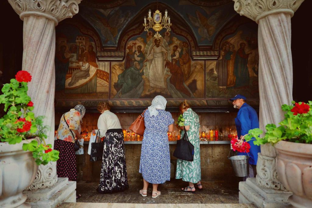 «Δεύτερο σπίτι» για τους Ρουμάνους της διασποράς οι 1.100 ενορίες στην Ευρωπαϊκή Ένωση