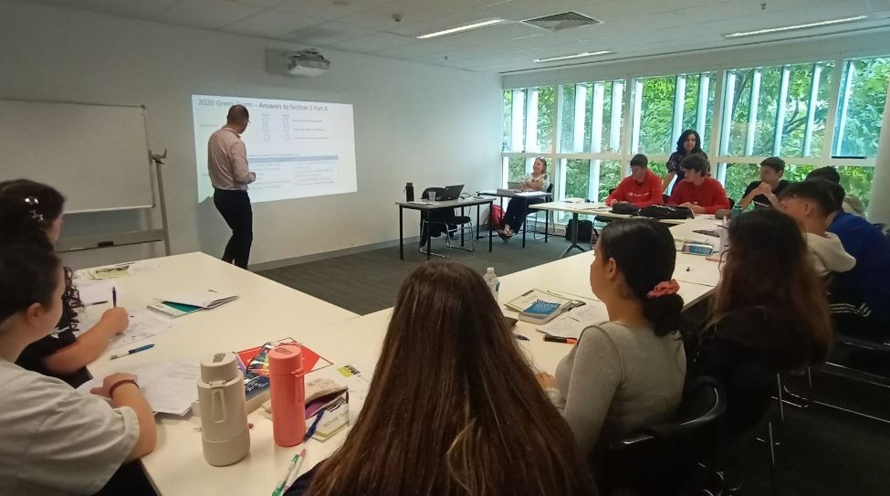 Θερινό σεμινάριο προετοιμασίας για το VCE από τα Σχολεία της Ελληνικής Κοινότητας Μελβούρνης