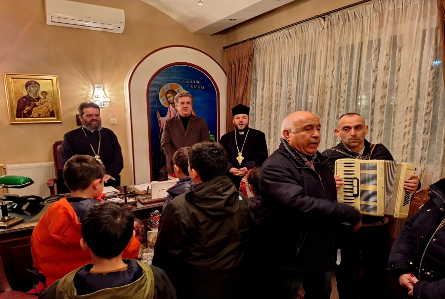 Κάλαντα Χριστουγέννων στον Μητροπολίτη Παντελεήμονα από την Αρμενική Κοινότητα Κομοτηνής