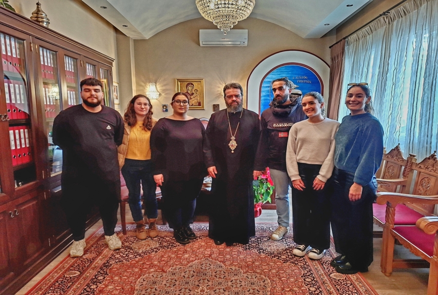 Προσφορά τροφίμων στην Ι.Μ.Μαρωνείας από την Περιφερειακή Επιτροπή Νεολαίας του Συνδέσμου Ποντιακών Σωματείων