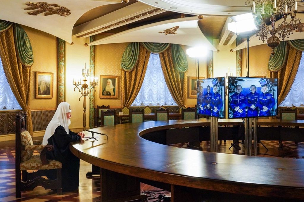 В праздник Рождества Христова состоялся телемост Святейшего Патриарха Кирилла с членами экипажа Международной космической станции