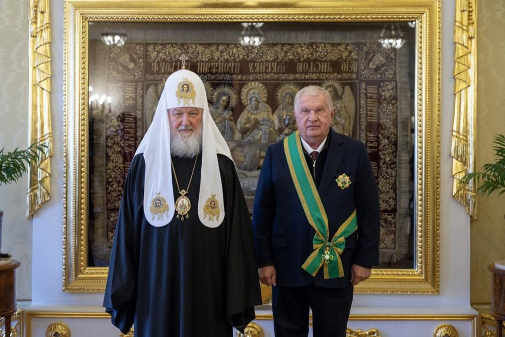 Святейший Патриарх Кирилл вручил председателю правления ПАО «НК “Роснефть”» И.И. Сечину орден преподобного Сергия Радонежского I степени