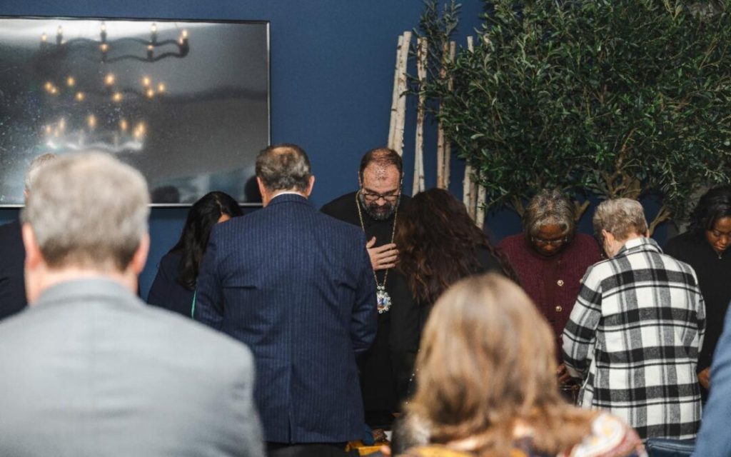 Ο Μητροπολίτης Σικάγου φέρνει κοντά ηγέτες του Ιλινόις για τον ρόλο της πίστης στη δημόσια προσφορά