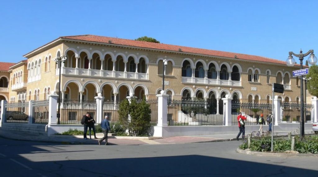 Με ανοιχτά μέτωπα συνεδριάζει σήμερα η Ιερά Σύνοδος της Εκκλησίας της Κύπρου