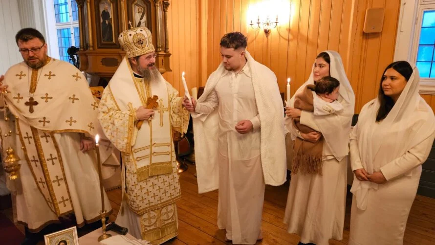 Bucuria întoarcerii la Hristos: Un tânăr norvegian și fiica sa au fost botezați de Episcopul Europei de Nord