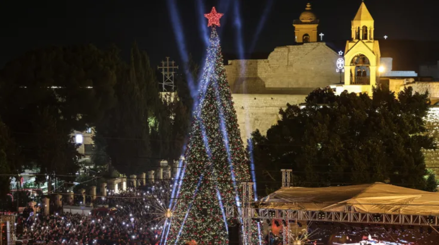 Τα Χριστούγεννα «επιστρέφουν» στη Βηθλεέμ μετά από δύο χρόνια σιωπής