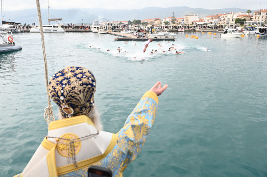 Ο εορτασμός των Θεοφανείων στην Ι. Μητρόπολη Μαντινείας και Κυνουρίας