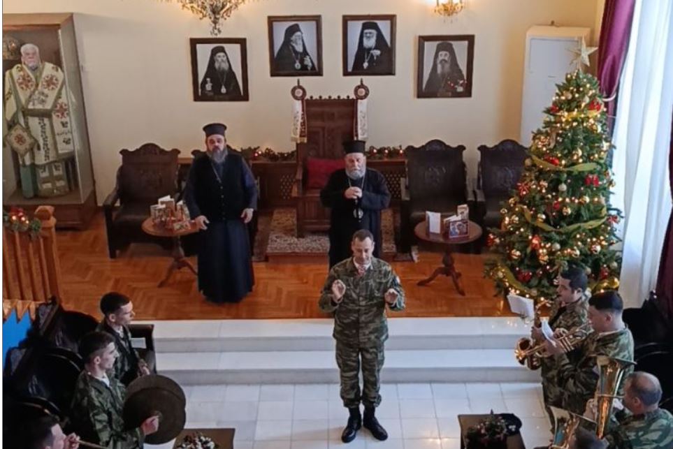 Τα πρωτοχρονιάτικα κάλαντα στον Μητροπολίτη Ιωαννίνων