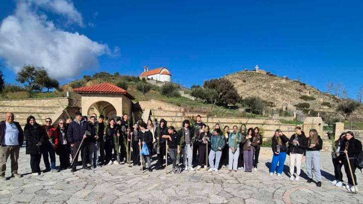 Ρόδος: Δενδροφύτευση στις πλαγιές της Ιεράς Μονής Παναγίας Υψενής από μαθητές